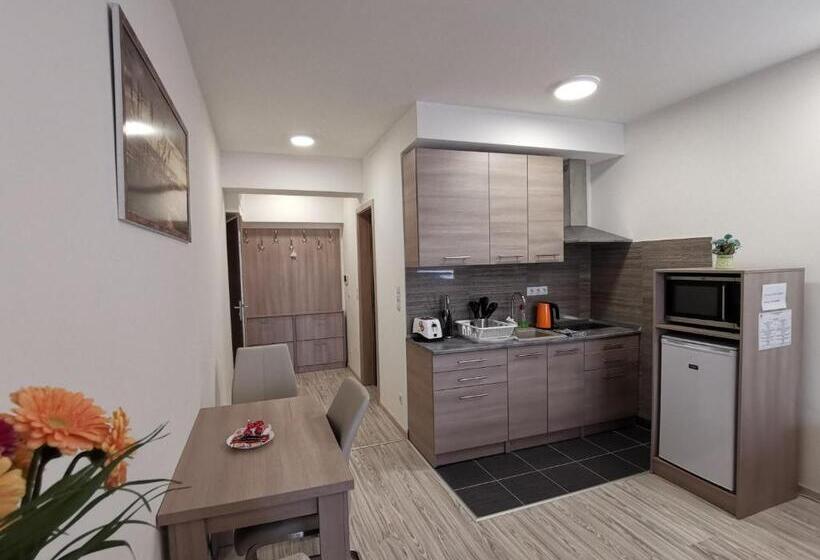 Estúdio Familiar, Corvin Holiday Apartments