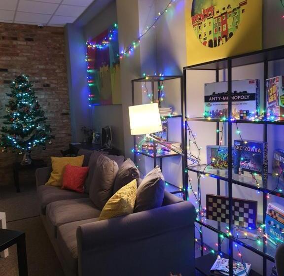 اتاق پنج‌تخته استاندارد, Moon Hostel Poznań