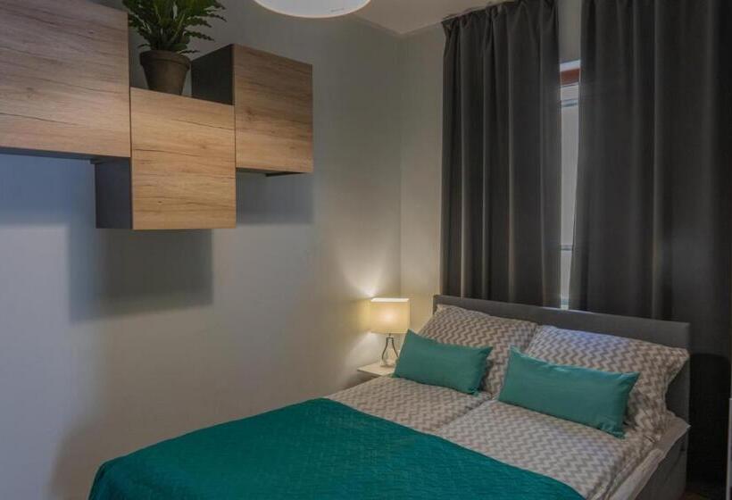 آپارتمان 2 خوابه, Moon Hostel Poznań