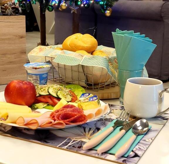 اتاق استاندارد یک نفره, Moon Hostel Poznań