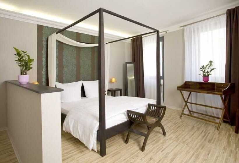 اتاق پرمیوم, Pension Mariposa