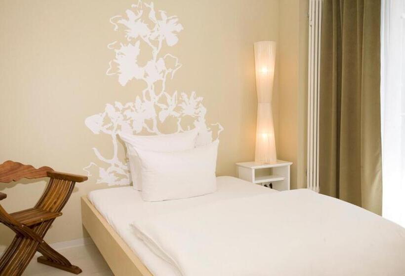 Номер Стандарт, Pension Mariposa