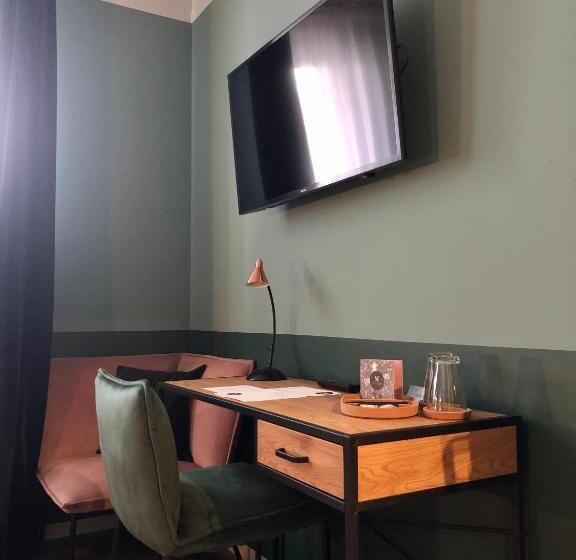 Quarto Estandar, Pension Mariposa