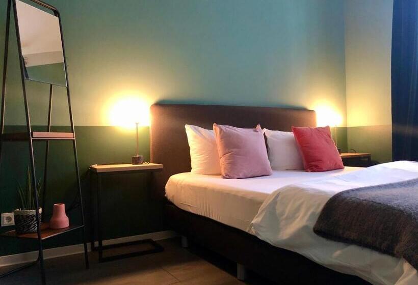 Quarto Estandar, Pension Mariposa