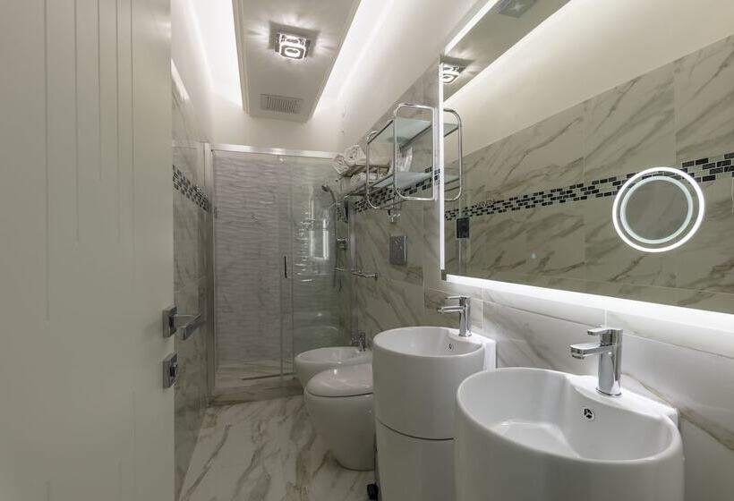 اتاق لوکس سه تخته, The One Boutique Hotel & Spa Rome