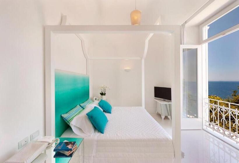 اتاق لوکس با چشم‌انداز دریا, Villa Silvana Relais