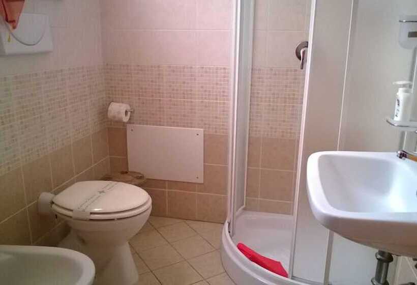Номер Стандарт Трехместный, B&b Grekal Salento