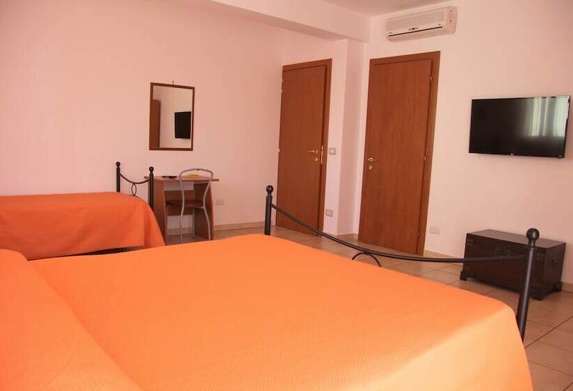 اتاق استاندارد سه نفره, Bed & Breakfast Fragolina