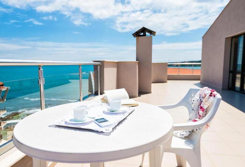 Люкс Вид на Море, Amon Ra Hotel Family