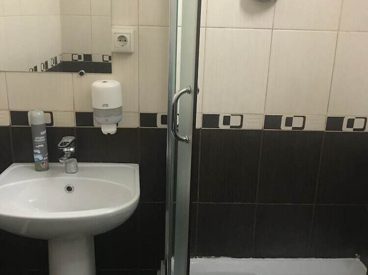 اتاق استاندارد چهار تخته, Good Cat   Hostel