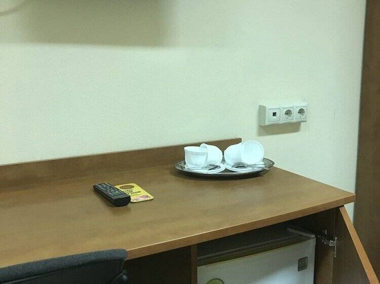 اتاق استاندارد چهار تخته, Good Cat   Hostel