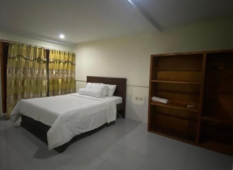 اتاق لوکس خانوادگی, Pesona Bali Room And Restaurant