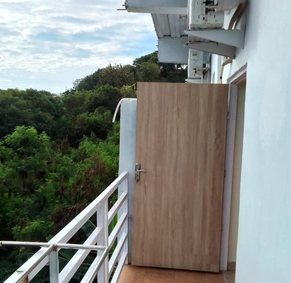 اتاق لوکس با چشمانداز دریا, Pesona Bali Room And Restaurant