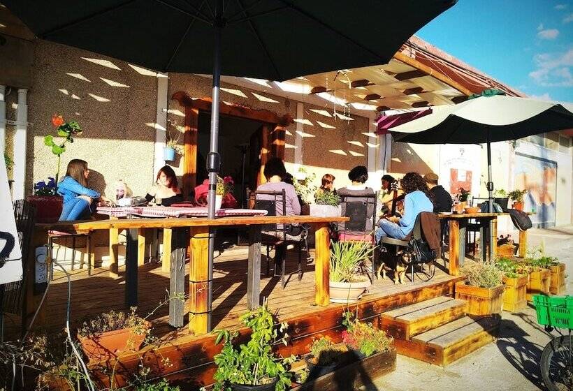 Łóżko we Wspólnym Pokoju, Spice Quarter Inn