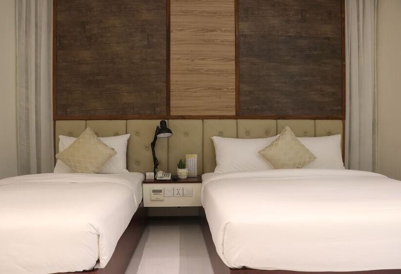 اتاق استاندارد سه نفره, Lcs Hotel & Apartment