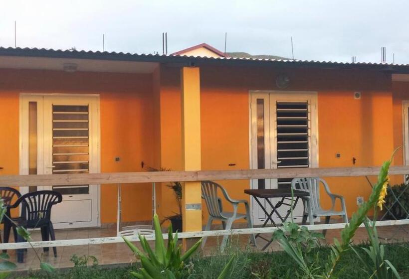 اتاق استاندارد چهار تخته, Gite Hotel La Caz Des Orangers
