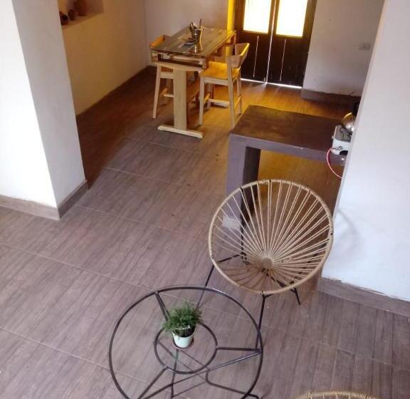 سوئیت با وان آب گرم, Hospedaje Venka Urubamba   Hostel