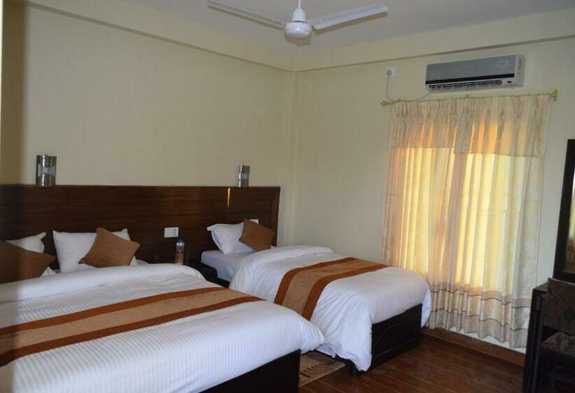 Deluxe Room Mountain View, Chitwan Village Resort