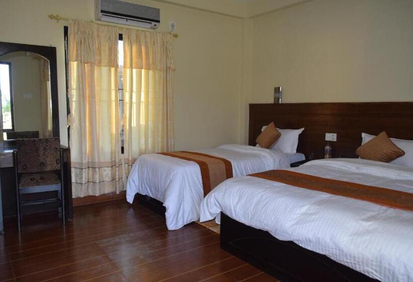 Deluxe Room Mountain View, Chitwan Village Resort