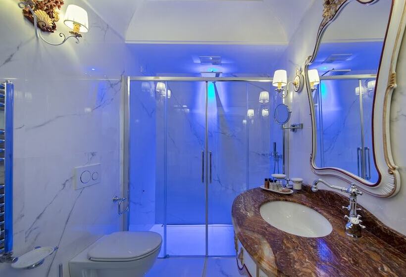اتاق لوکس با چشم‌انداز دریا, Villa Corallium