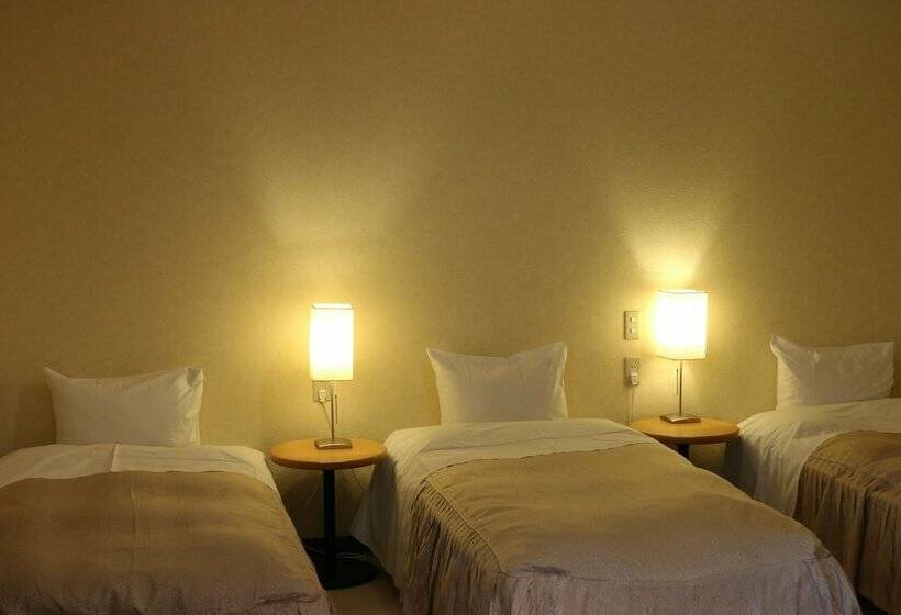 اتاق استاندارد سه نفره, Petit Hotel Enchante