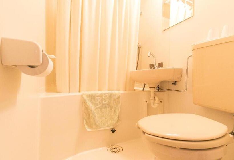 اتاق استاندارد سه نفره, Petit Hotel Enchante