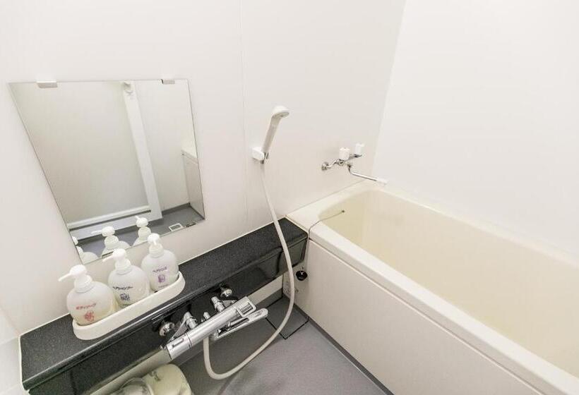 اتاق استاندارد چهار تخته, Petit Hotel Enchante