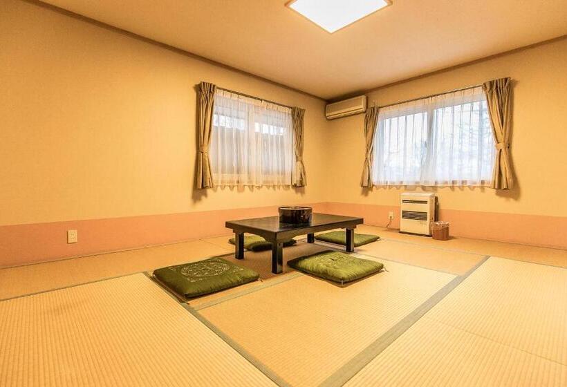 اتاق استاندارد چهار تخته, Petit Hotel Enchante