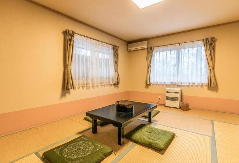 اتاق استاندارد چهار تخته, Petit Hotel Enchante
