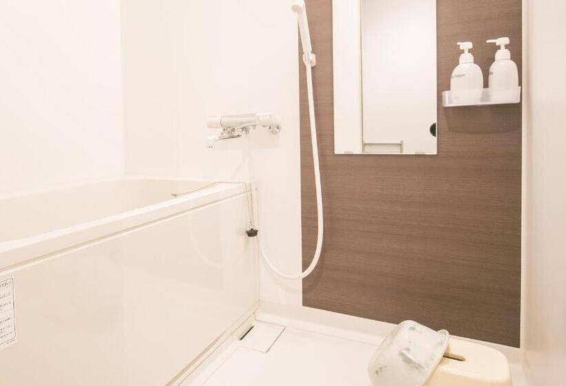 اتاق استاندارد سه نفره, Petit Hotel Enchante
