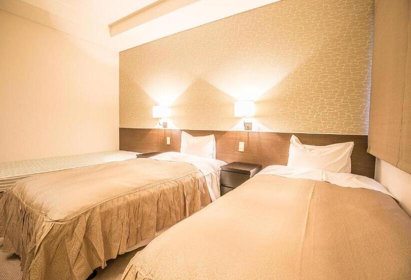 اتاق استاندارد سه نفره, Petit Hotel Enchante