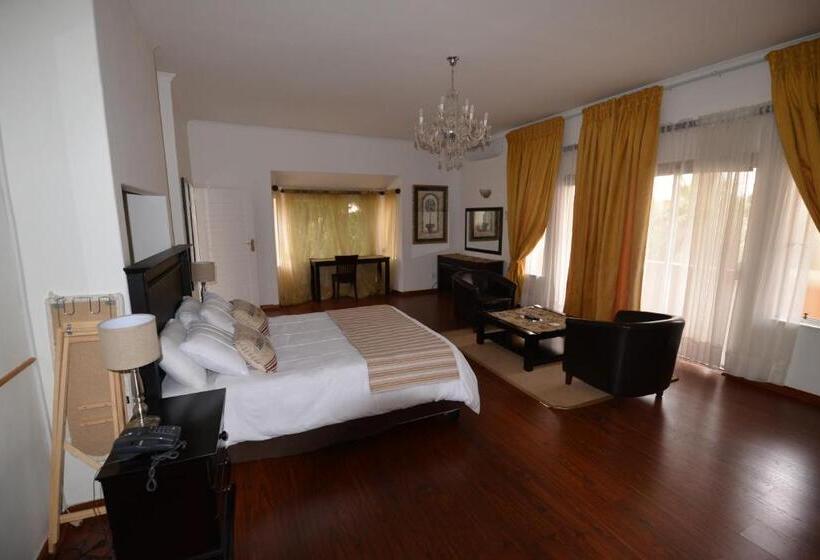 Люкс, Attaché Guest Lodge & Health Spa
