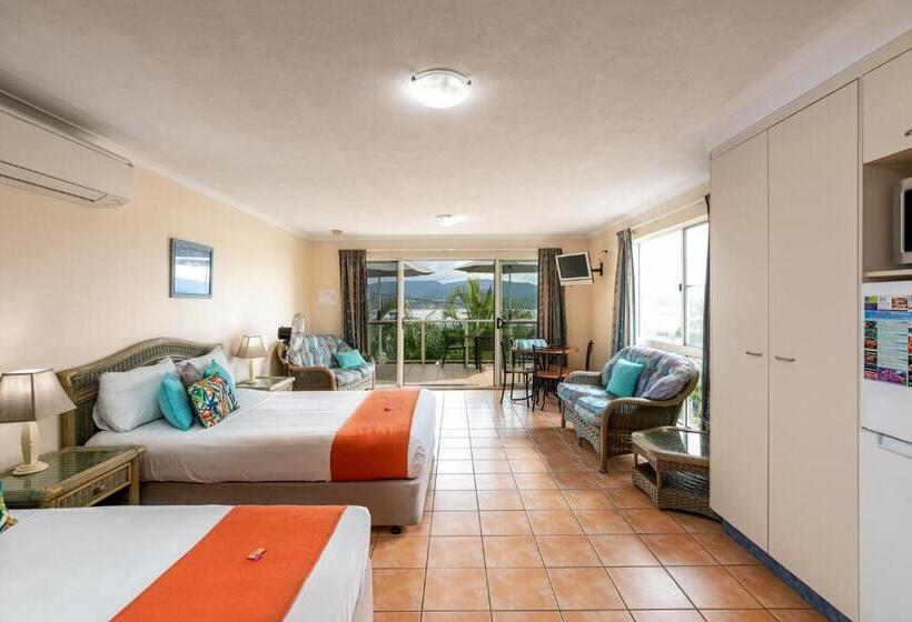 Апартаменты Классик 1 Спальня, Sunlit Waters Studio Apartments