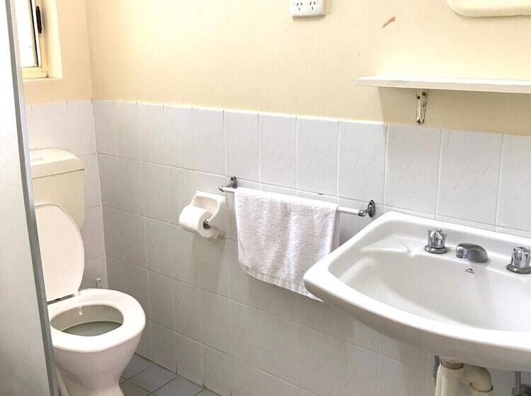 家庭间, Angel S Rest Motel