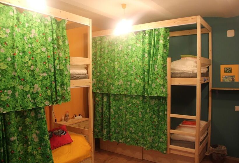 تختخواب در اتاق مشترک, Vse Putem Pushkinskaya   Hostel