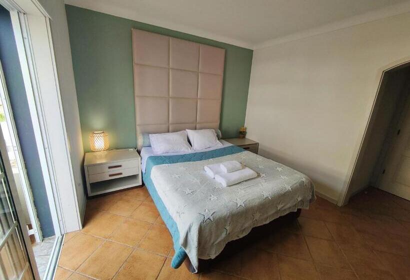 اتاق استاندارد با سرویس بهداشتی مشترک, Vagueira Guest House