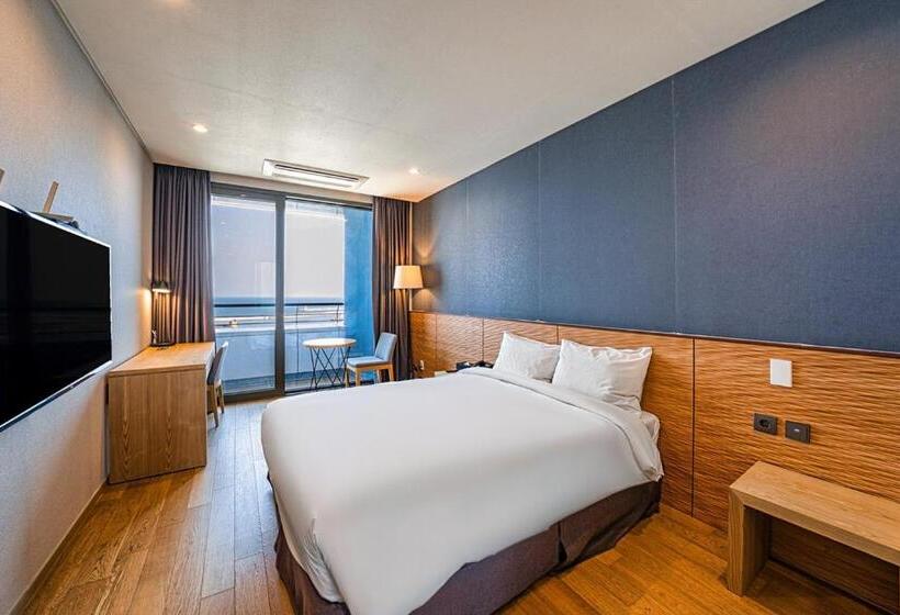 اتاق لوکس با چشم‌انداز دریا, Sl Hotel Gangneung