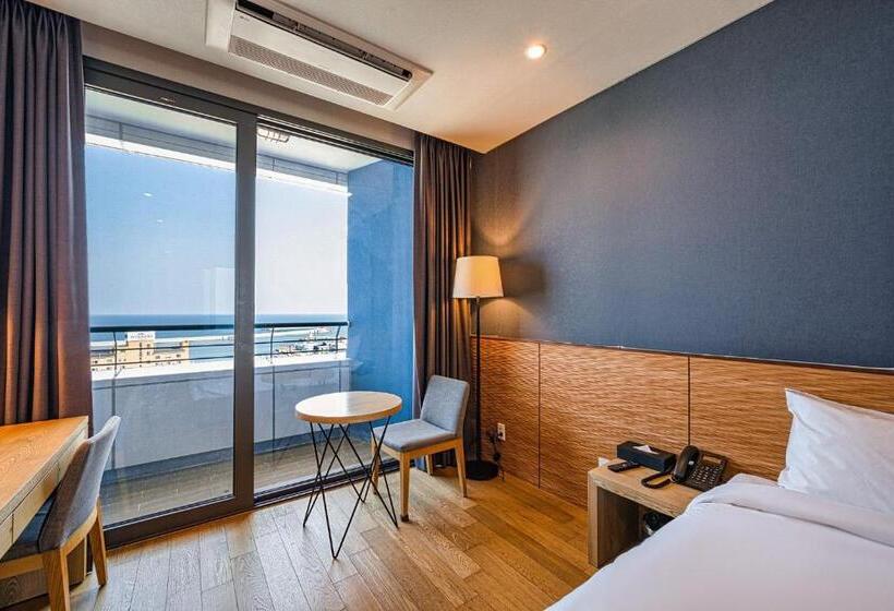 اتاق لوکس با چشم‌انداز دریا, Sl Hotel Gangneung