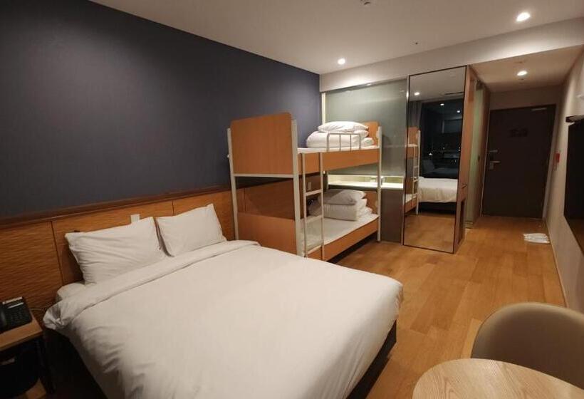 اتاق استاندارد چهار تخته, Sl Hotel Gangneung