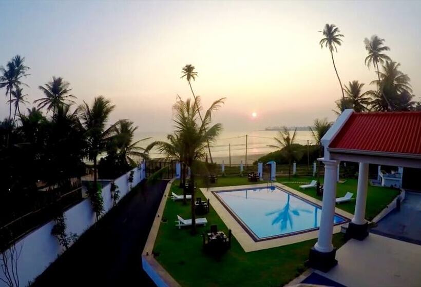 اتاق خانوادگی, Crystal Resort Dickwella