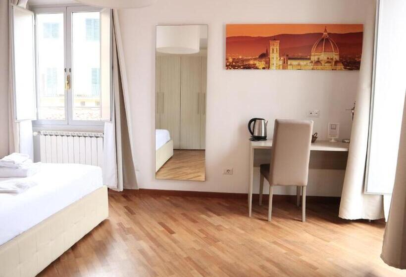 اتاق استاندارد با بالکن, Le Tre Lune Suites
