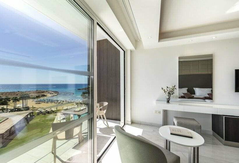 Номер Superior Вид на Море, Chrysomare Beach Hotel & Resort