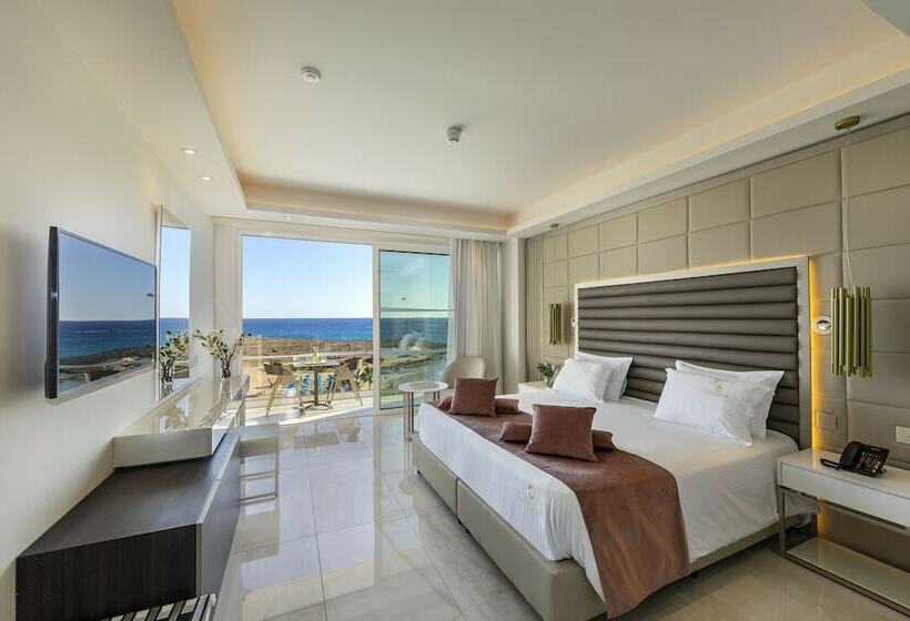 Номер Superior Вид на Море, Chrysomare Beach Hotel & Resort