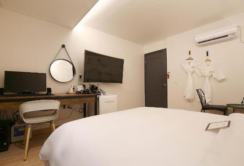 اتاق استاندارد, Urban Stay