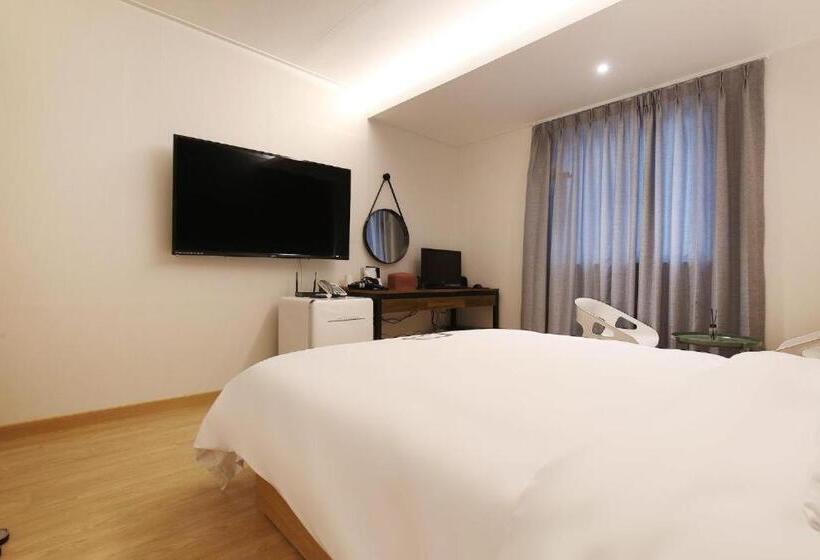 اتاق استاندارد, Urban Stay