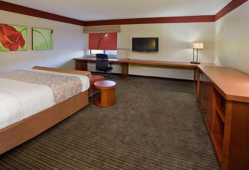 Executive Szoba King Size Bed, Travelodge By Wyndham Columbus State University