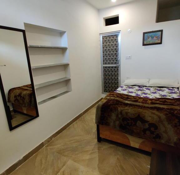经济房, Varah Square Guest House