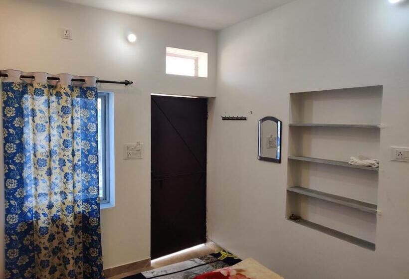 豪华房间, Varah Square Guest House