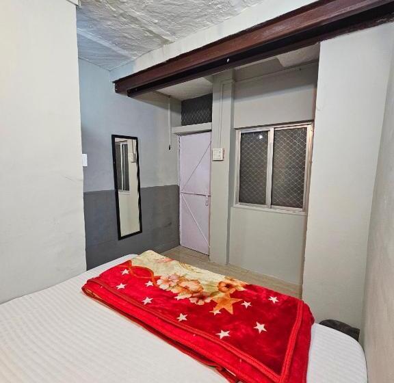 基本间, Varah Square Guest House