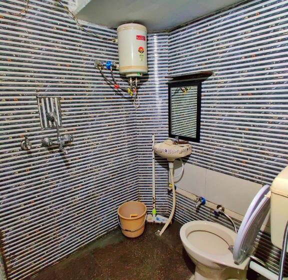 基本间, Varah Square Guest House